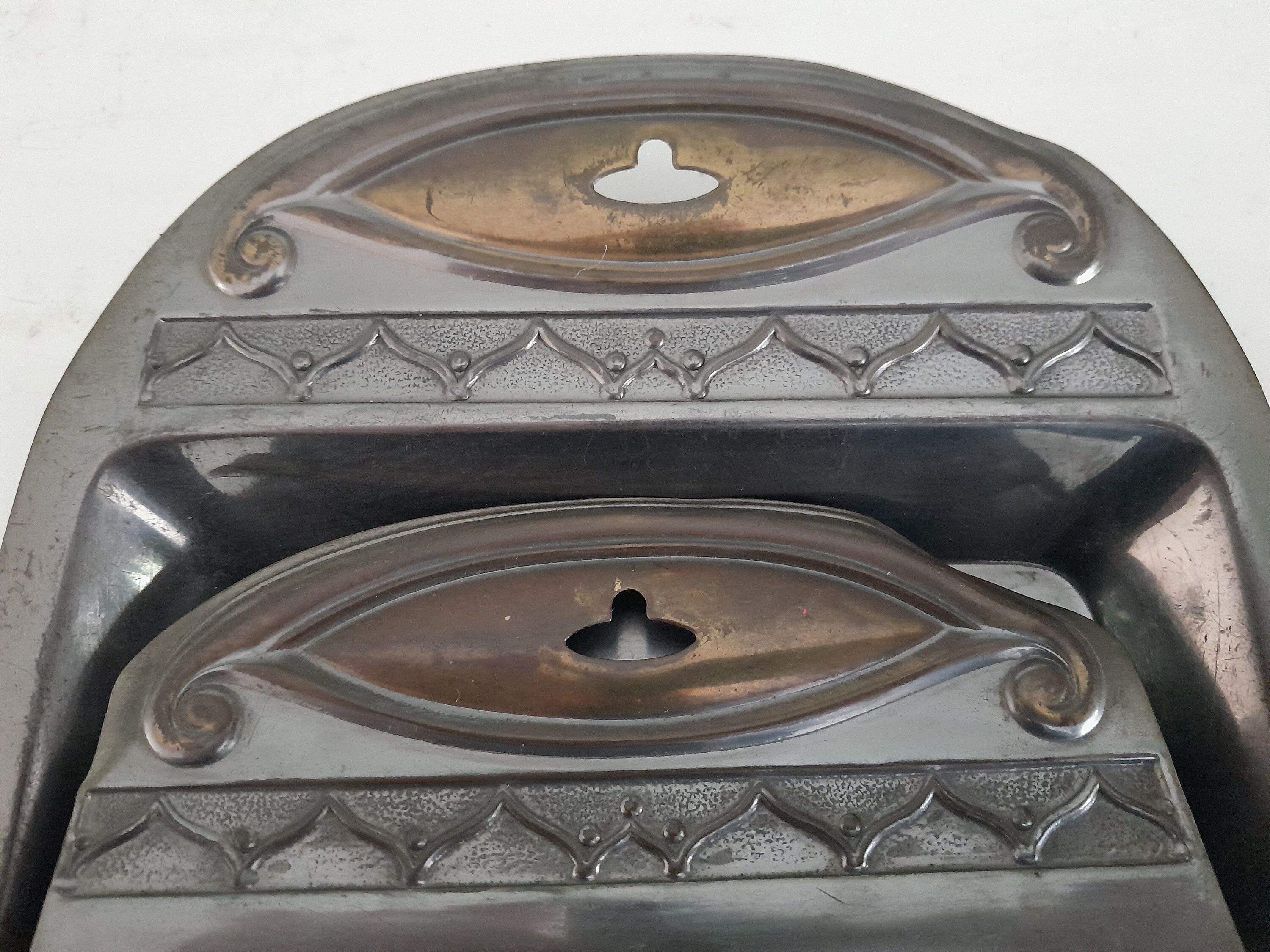 Foto 5 van Art deco tafel veger en blik