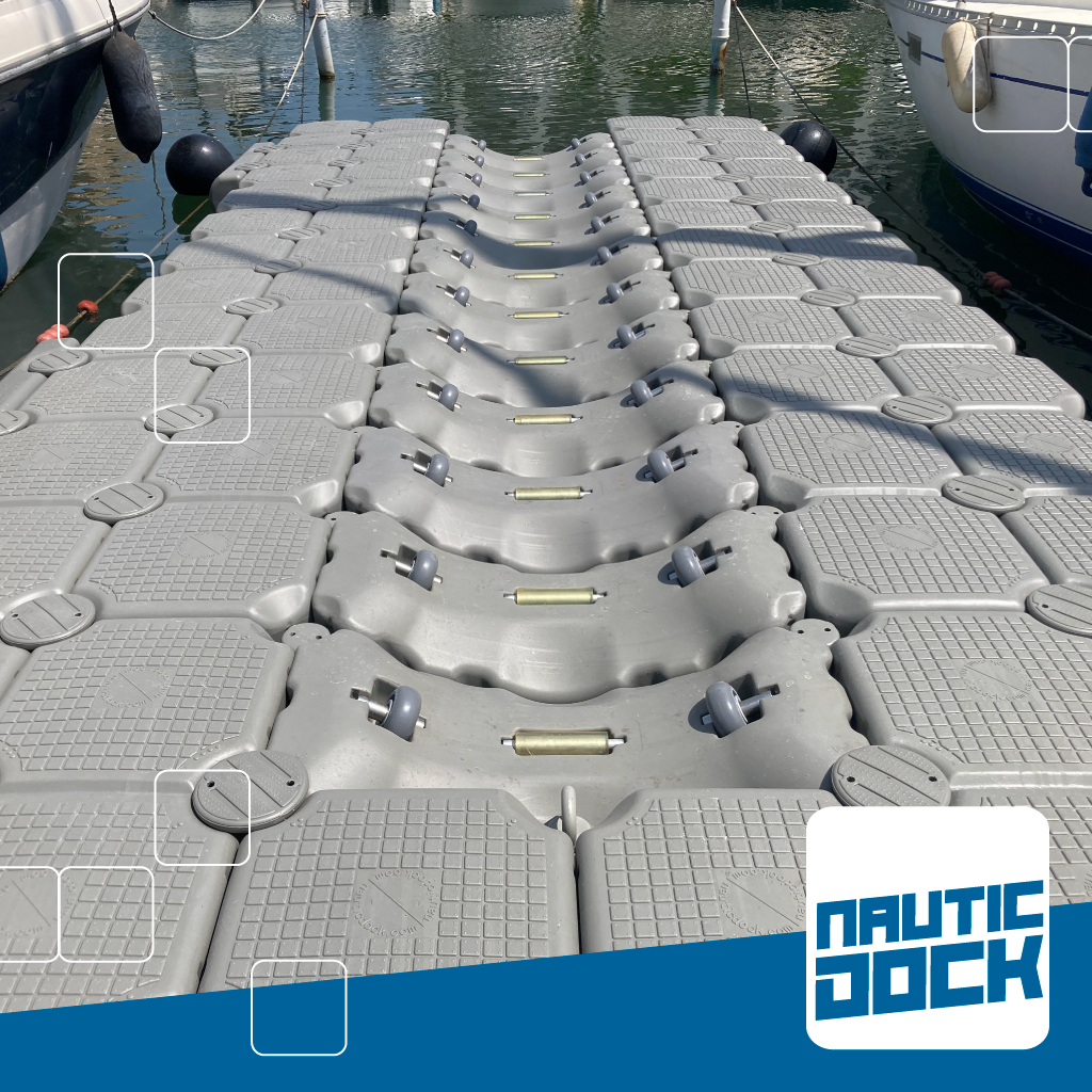 Foto 10 van Bootlift 2,5 x 4,0 m | NauticDock Boot lift Dock | Drijvers