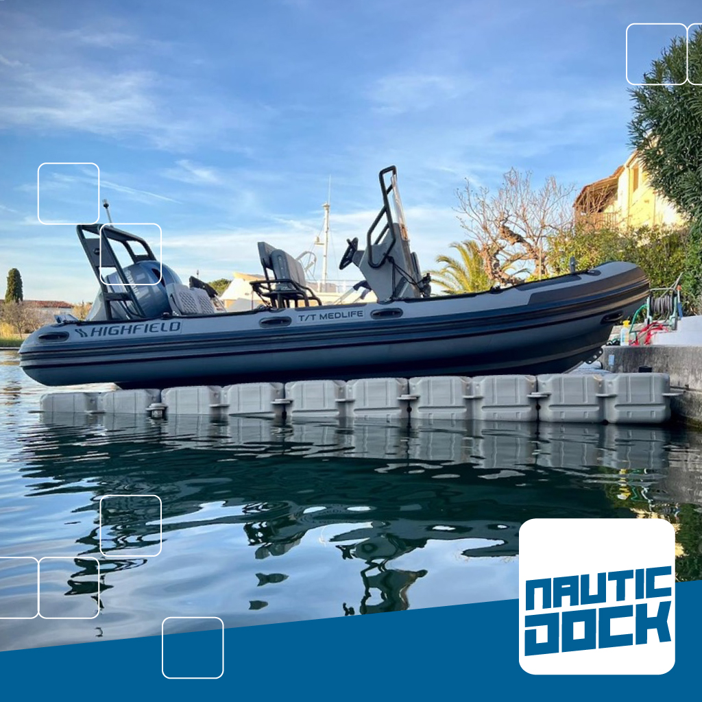 Foto 8 van Bootlift 2,5 x 4,0 m | NauticDock Boot lift Dock | Drijvers
