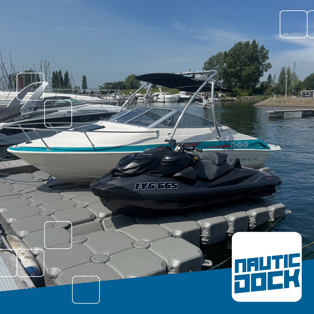 Foto 9 van Bootlift 3,0 x 5,0 m | NauticDock Anti Aangroei Boot Dock