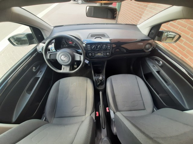 Foto 9 van VOLKSWAGEN UP 1.0 BMT Move 60pk Airco