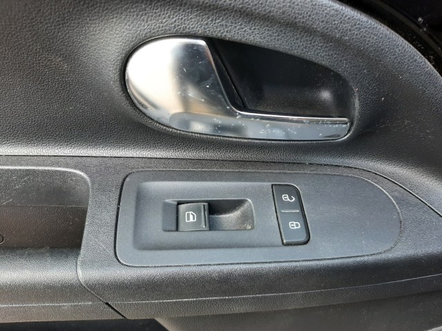 Foto 7 van VOLKSWAGEN UP 1.0 BMT Move 60pk Airco