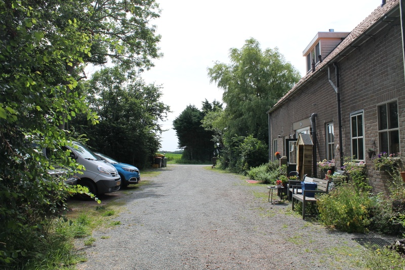 Foto 11 van Sfeervolle woonboerderij met openhaard en grote tuin nabij Oosterend