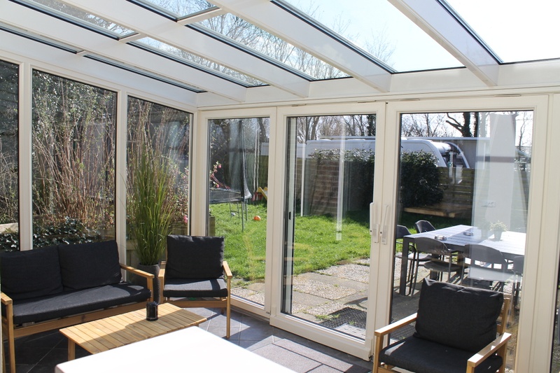 Foto 8 van Sfeervolle woonboerderij met openhaard en grote tuin nabij Oosterend