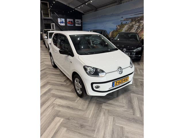 Foto 11 van Volkswagen Up! 1.0 move up! LEER,STOELVERWARMING,