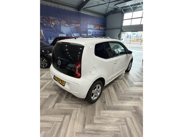 Foto 10 van Volkswagen Up! 1.0 move up! LEER,STOELVERWARMING,