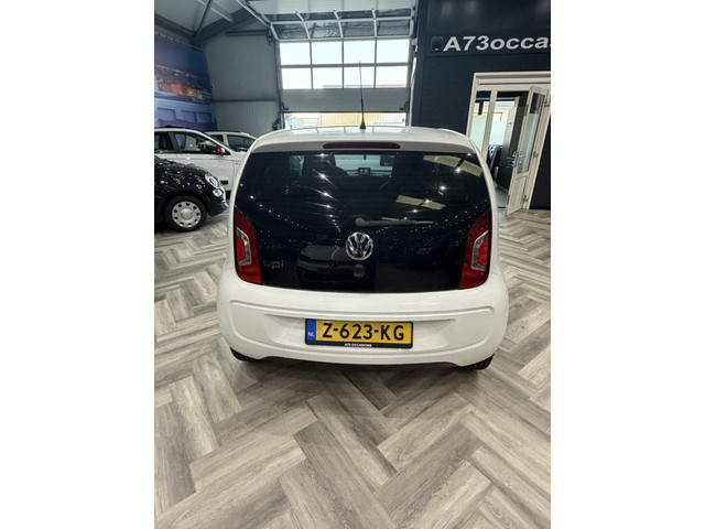 Foto 9 van Volkswagen Up! 1.0 move up! LEER,STOELVERWARMING,