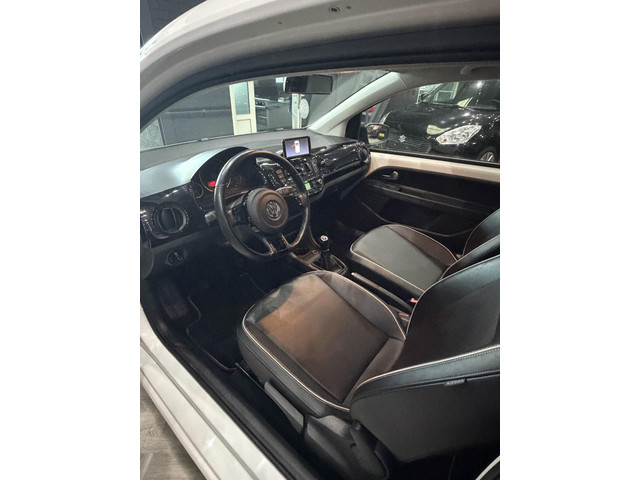 Foto 7 van Volkswagen Up! 1.0 move up! LEER,STOELVERWARMING,