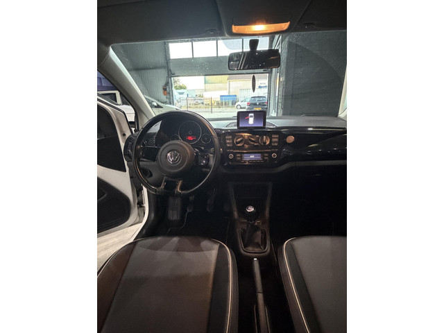 Foto 5 van Volkswagen Up! 1.0 move up! LEER,STOELVERWARMING,