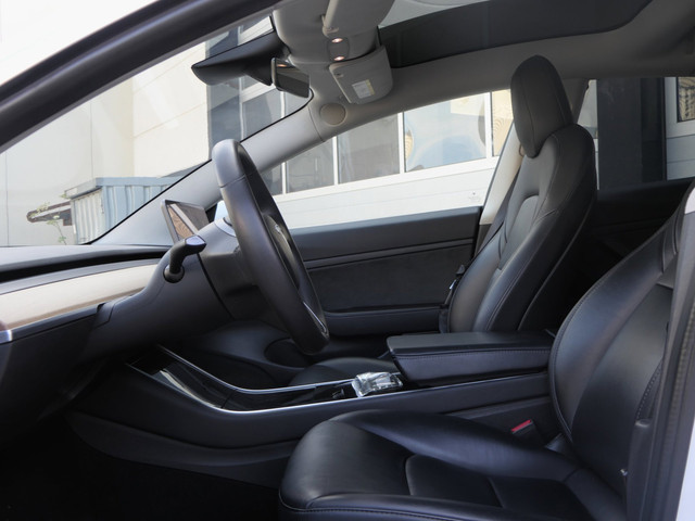 Foto 7 van Tesla Model 3 Standard RWD Plus 60 kWh | Trekhaak | 360 Camera | Panoramadak