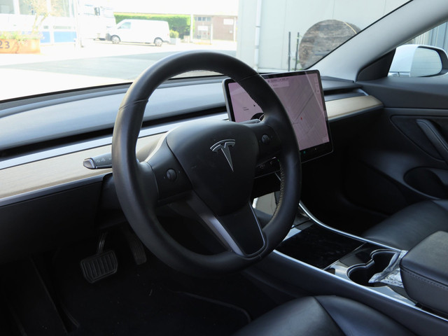 Foto 8 van Tesla Model 3 Standard RWD Plus 60 kWh | Trekhaak | 360 Camera | Panoramadak