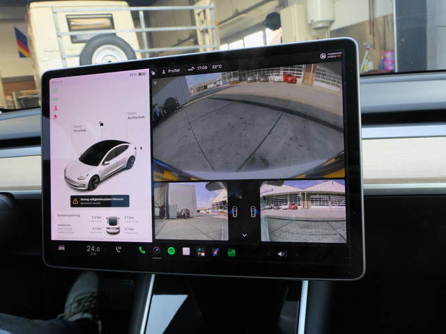 Foto 11 van Tesla Model 3 Standard RWD Plus 60 kWh | Trekhaak | 360 Camera | Panoramadak