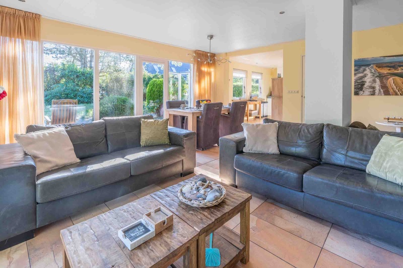 Foto 6 van Sfeervol rietgedekte villa aan de rand van bos en nabij De Koog