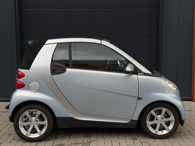 Foto 5 van Smart Fortwo cabrio 1.0 Passion Cabrio|Automaat|Trekhaak|Stoelverwarming|Lederen Stoelen