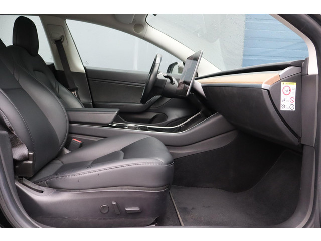 Foto 6 van Tesla Model 3 Long Range RWD 75 kWh | SOH 88% | Full Self-Driving computer 3  | Lederen interieur |