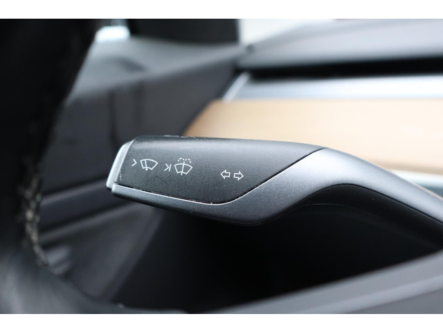Foto 9 van Tesla Model 3 Long Range RWD 75 kWh | SOH 88% | Full Self-Driving computer 3  | Lederen interieur |
