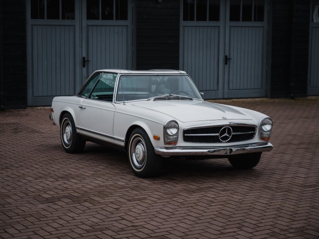 Foto 10 van MERCEDES-BENZ SL 250 pagode