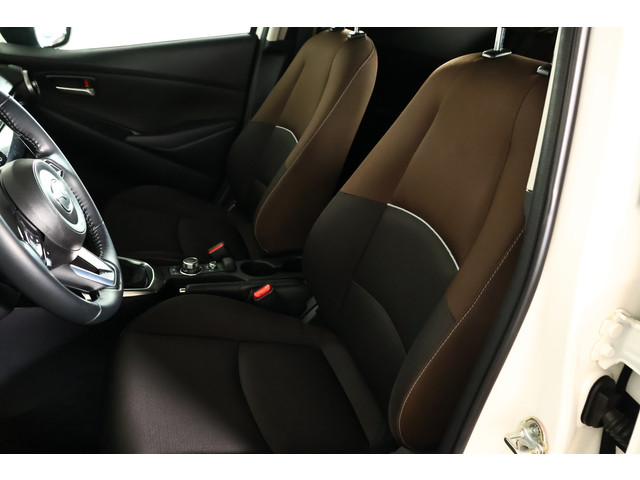 Foto 4 van Mazda 2 1.5 Skyactiv-G Comfort / CarPlay / Clima / Cruisecontrol / Camera
