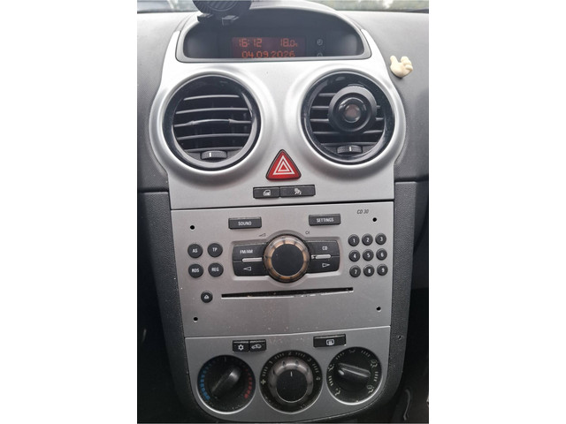 Foto 9 van Opel Corsa 1.2-16V Selection | Nieuw Binnen! | Airco | APK 07-04-2027 |