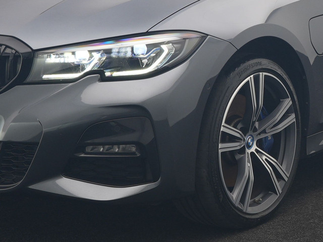 Foto 8 van BMW 3 Serie Touring 330e xDrive M Sport PHEV 293pk Dealer O.H. | Panodak | Trekhaak Af Fabriek | Las