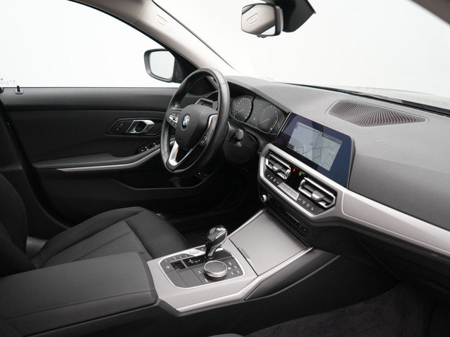 Foto 5 van BMW 3 Serie Touring 330e PHEV 293pk Dealer O.H. | Cruise Control | Camera | Stoelverwarming | Carpla