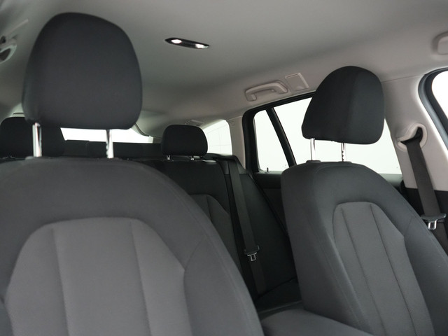 Foto 6 van BMW 3 Serie Touring 330e PHEV 293pk Dealer O.H. | Cruise Control | Camera | Stoelverwarming | Carpla