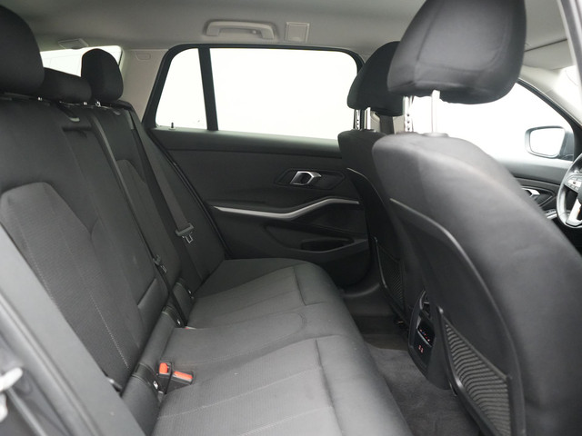 Foto 7 van BMW 3 Serie Touring 330e PHEV 293pk Dealer O.H. | Cruise Control | Camera | Stoelverwarming | Carpla