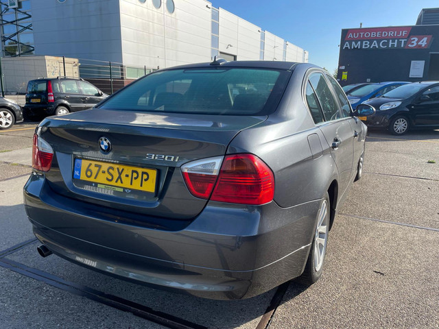 Foto 8 van BMW 3-serie 320i High Executive