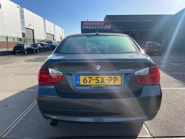 Foto 7 van BMW 3-serie 320i High Executive
