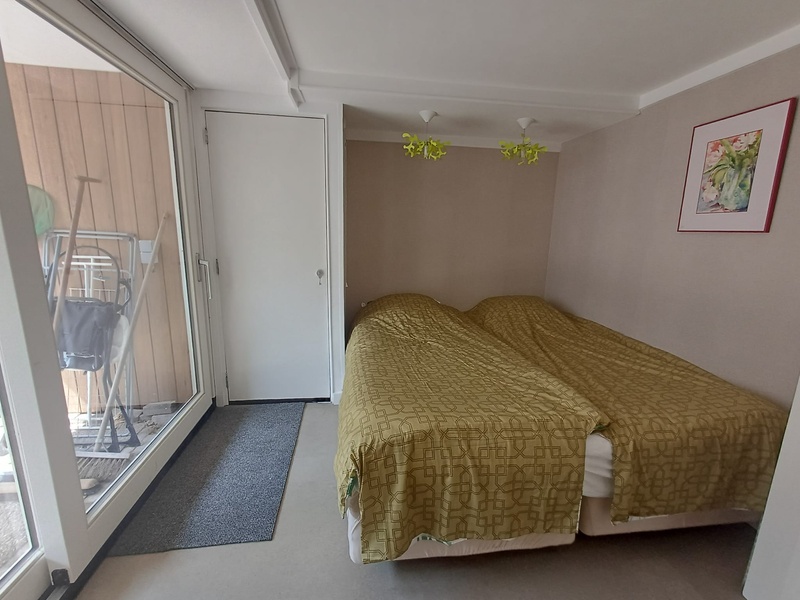 Foto 7 van Vrijstaand vakantiehuis met omheinde tuin en slaapkamer beneden