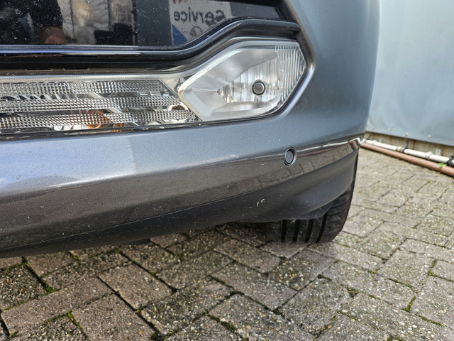 Foto 6 van Ford Kuga 1.6 Titanium NAVI PDC TEL LM LEER TREKHAAK