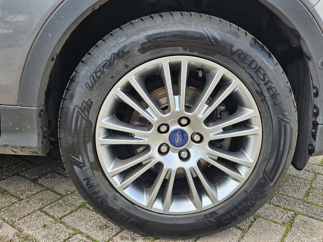 Foto 7 van Ford Kuga 1.6 Titanium NAVI PDC TEL LM LEER TREKHAAK
