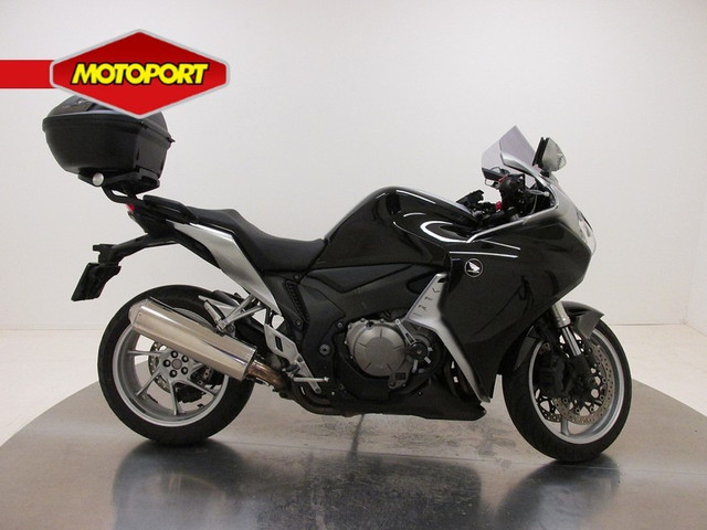 Foto 4 van Honda VFR1200F (bj 2010)