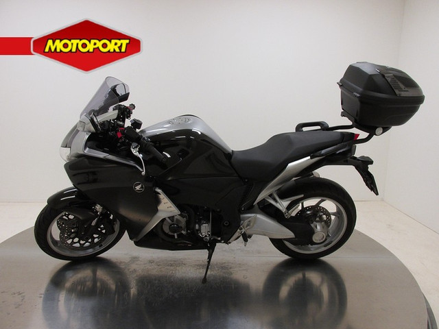 Foto 5 van Honda VFR1200F (bj 2010)