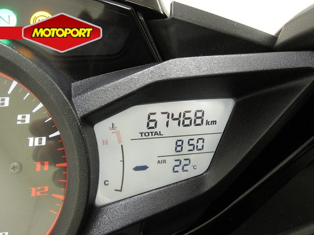 Foto 3 van Honda VFR1200F (bj 2010)