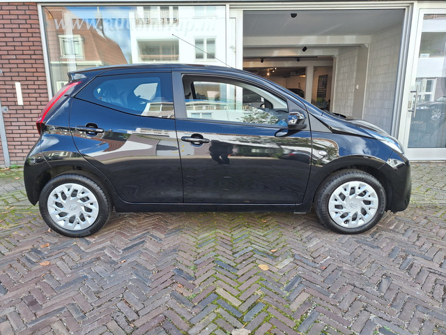 Foto 9 van Toyota Aygo 1.0 VVT-i X-Play Limited 5Drs /Camera/Navi/Apple/Android/1e Eig/Garantie