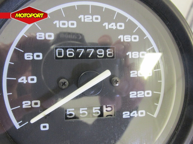 Foto 11 van BMW R1100R (bj 1996)