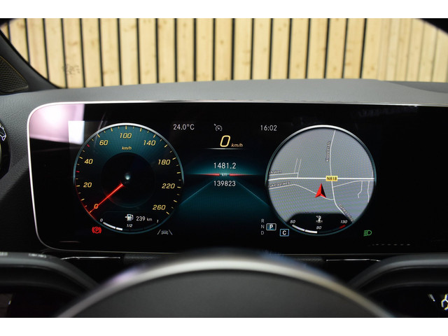 Foto 10 van Mercedes-Benz B-klasse 180 Business Solution AMG Trekhaak Panoramadak CarPlay 1e eig. LED Virtual Nw