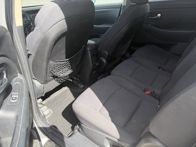 Foto 11 van Kia Carens 1.6 GDi Comfort Pack