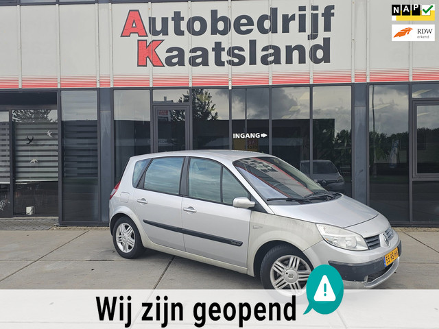Foto 3 van Renault Grand Scénic 2.0-16V Expression Comfort - Automaat - Trekhaak