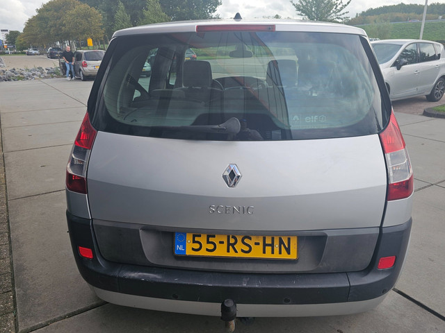Foto 5 van Renault Grand Scénic 2.0-16V Expression Comfort - Automaat - Trekhaak
