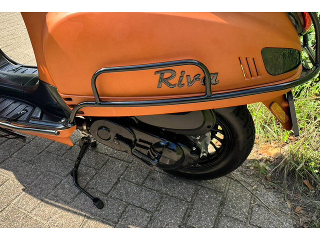 Foto 2 van BTC Riva S Scooter Full Opties BETAAL met in3