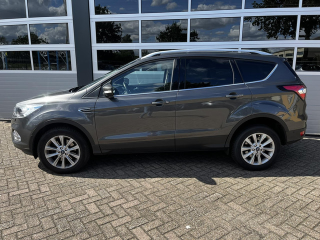 Foto 5 van Ford Kuga 1.5 EcoBoost 175 PK Vignale AUTOMAAT