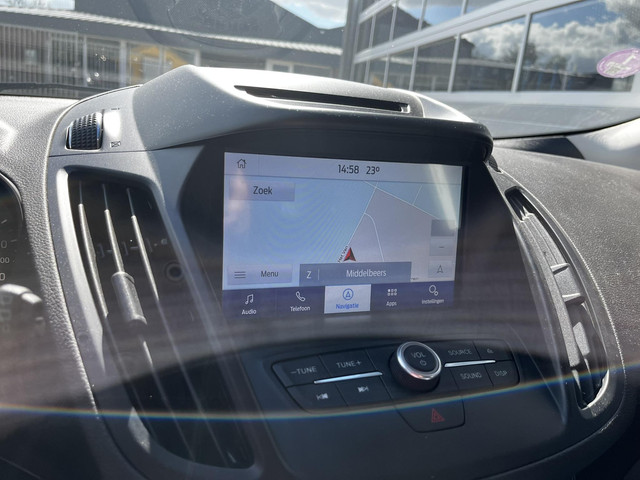 Foto 10 van Ford Kuga 1.5 EcoBoost 175 PK Vignale AUTOMAAT