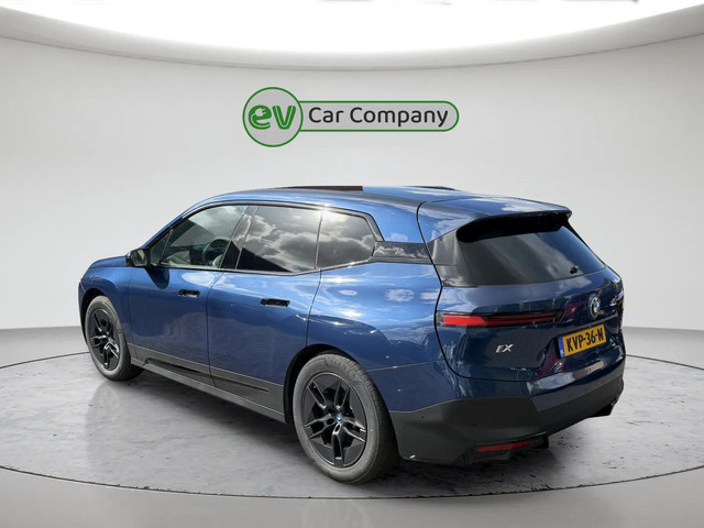 Foto 6 van BMW IX xDrive50 Executive 112 kWh | SOH 96% | Panoramadak | Harman Kardon | Memory Seats | Trekhaak