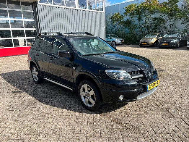 Foto 9 van Mitsubishi Outlander Sport 2.4 Invite Scott 4WD Automaat / NL-Auto / 2e Eigenaar / NAP / APK / Airco