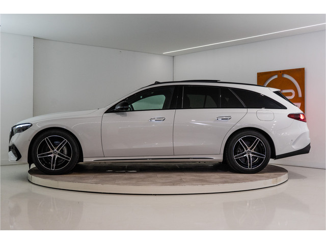 Foto 10 van Mercedes-Benz E-Klasse Estate 300 e Premium AMG 313PK | Pano | Sfeer | Trekhaak | Night | ACC&Dodeho