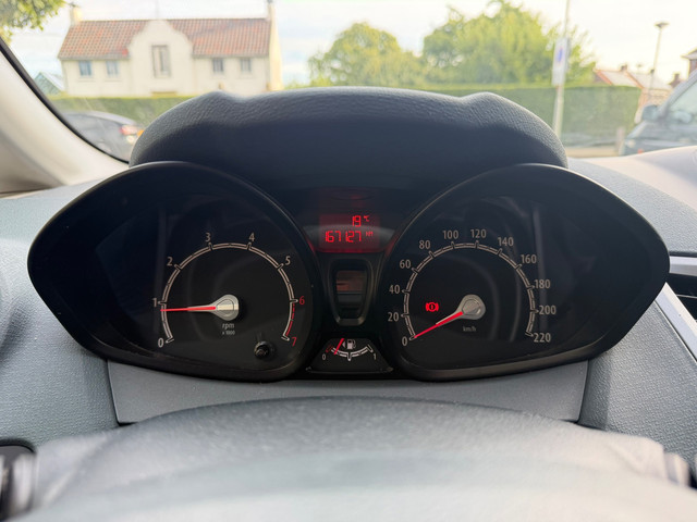 Foto 6 van Ford Fiesta 1.25 Titanium Airco PDC 5-drs Zwart