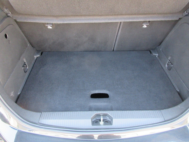 Foto 7 van Opel Corsa 1.4-16V Cosmo GTC, Schuifdak, Stoelvw, LM, Cruise, APK 5-27