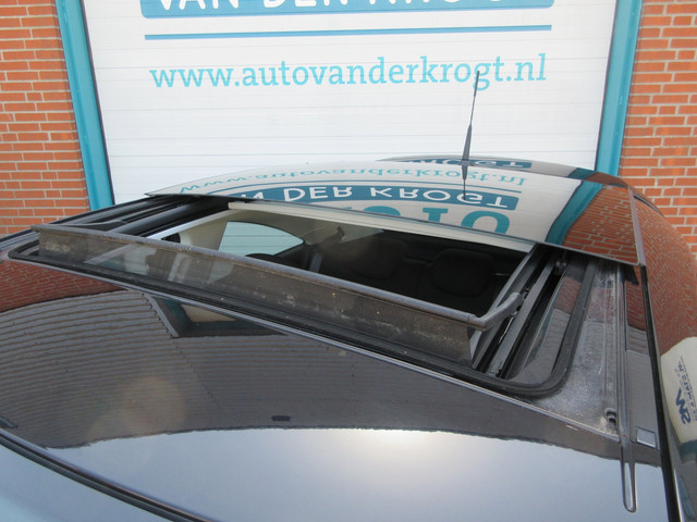 Foto 4 van Opel Corsa 1.4-16V Cosmo GTC, Schuifdak, Stoelvw, LM, Cruise, APK 5-27